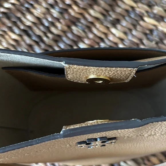 Tory Burch Camel Leather Shoulder Bag - Picture 3 of 6